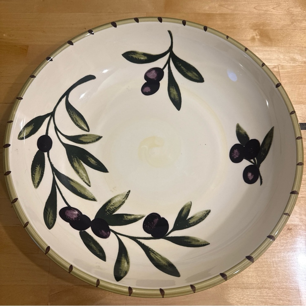 Williams Sonoma Hand-Painted Ceramic Pasta Serving Platte with Olive Design 13”